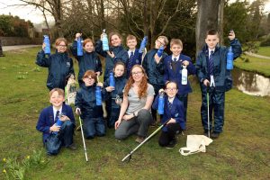 Pupils on their litter pick